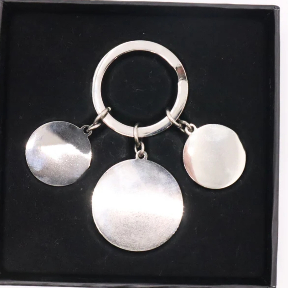 Chanel Rouge Coco Keychain Set/Bag Charm - Picture 4 of 11